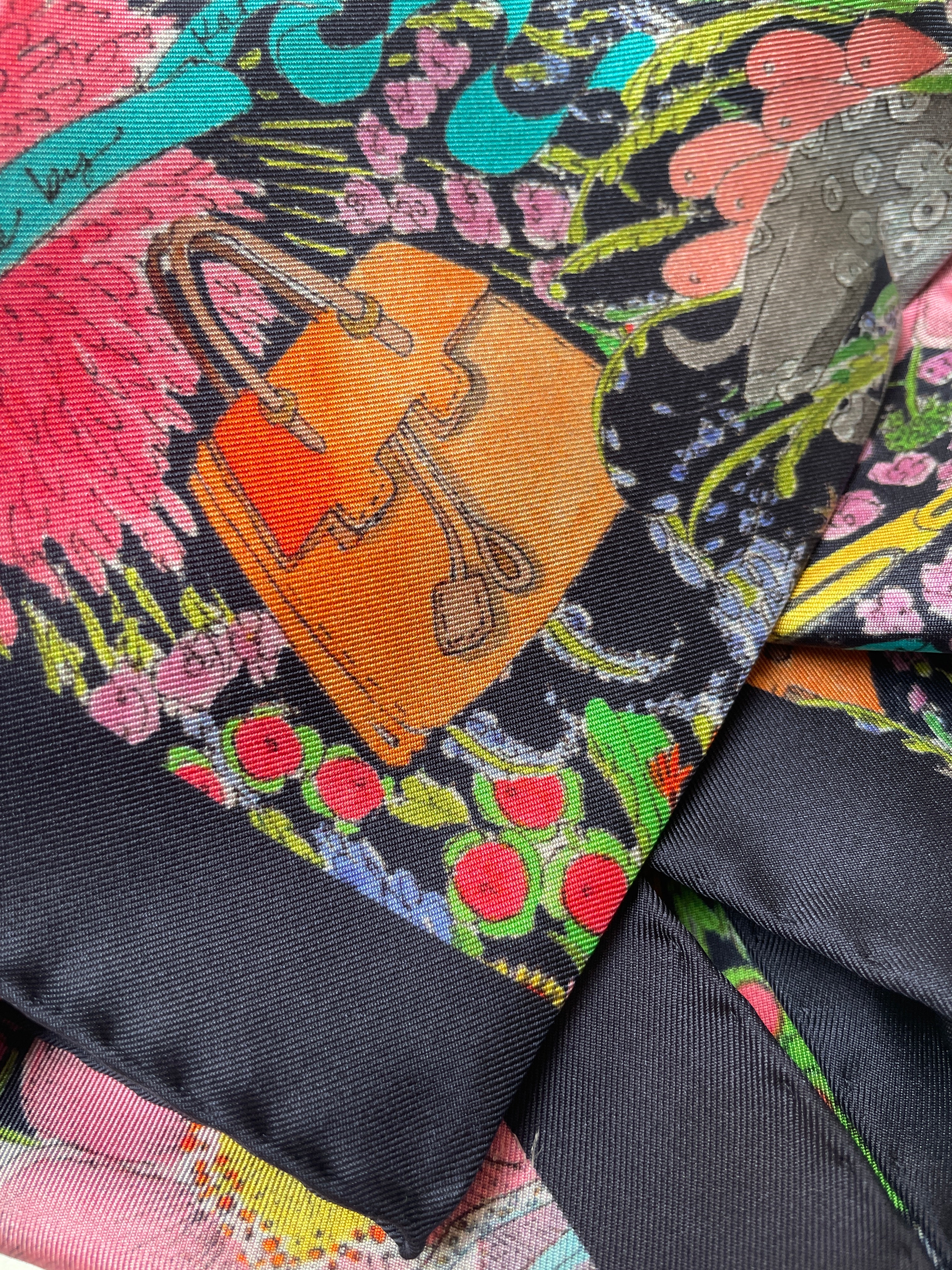 Capsule Collection Scarf - Black with no border